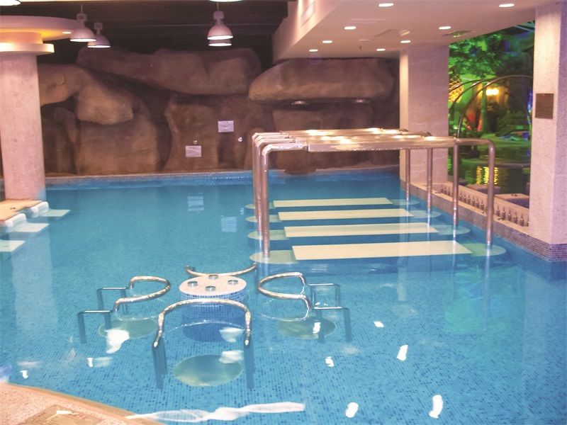 室内恒温泳池